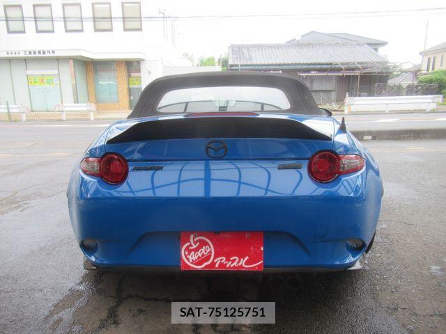 Mazda ROADSTER 2016-03 8037953-11