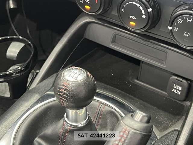 Mazda ROADSTER 2015-10 8037952-7