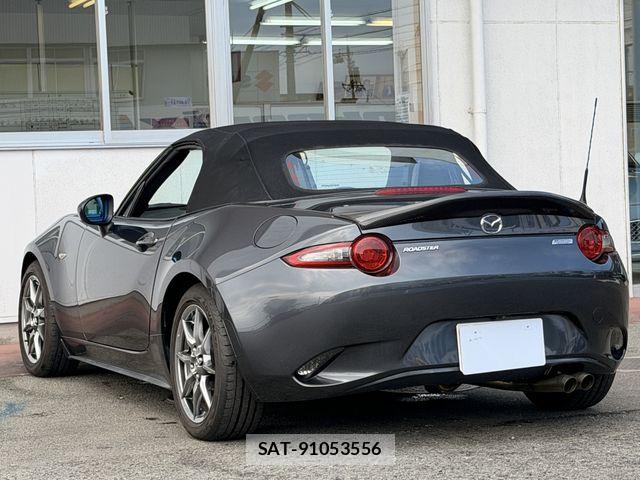 Mazda ROADSTER 2016-01 8101589-7