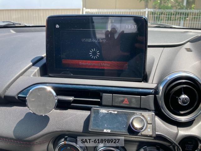 Mazda ROADSTER 2018-09 8101590-19