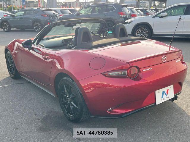 Mazda ROADSTER 2019-10 8101587-19