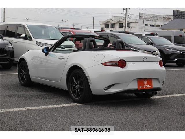 Mazda ROADSTER 2015-09 8101593-13