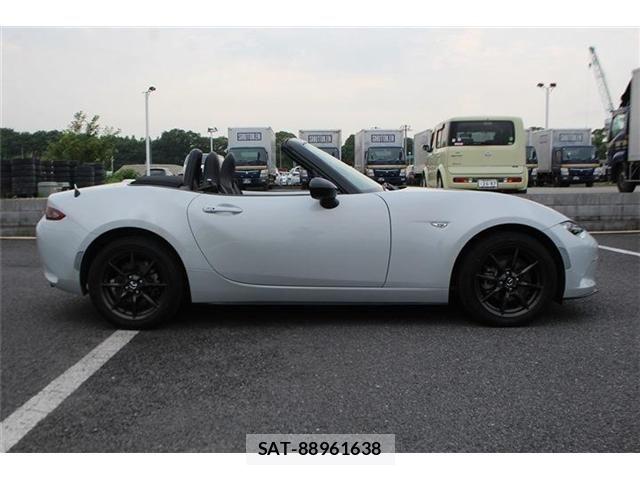 Mazda ROADSTER 2015-09 8101593-16