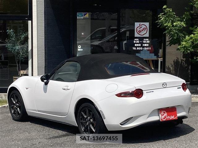 Mazda ROADSTER 2016-02 8101588-3