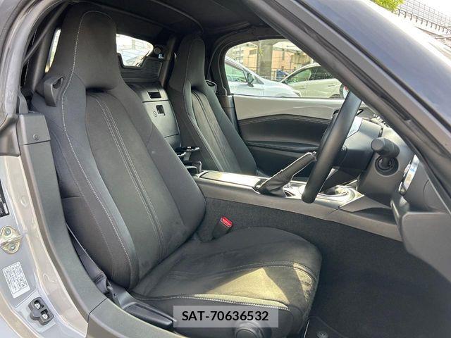 Mazda ROADSTER 2024-03 8101581-9