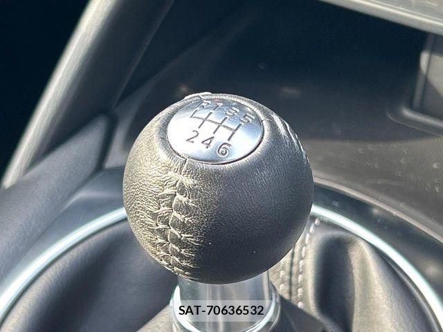 Mazda ROADSTER 2024-03 8101581-2