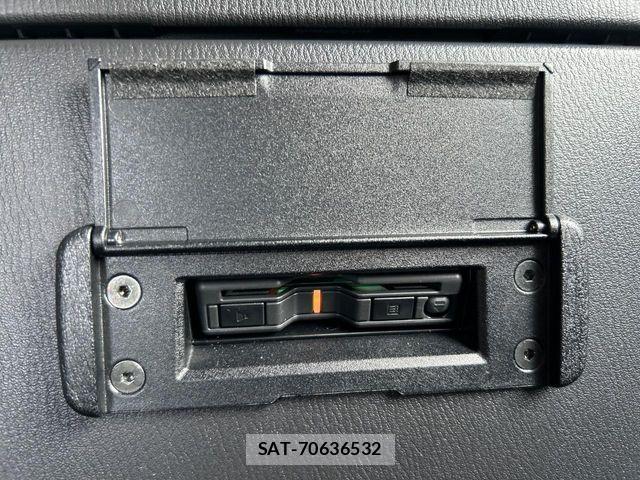 Mazda ROADSTER 2024-03 8101581-6