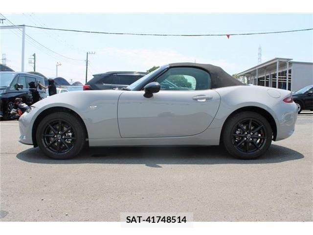 Mazda ROADSTER 2024-10 8146573-9