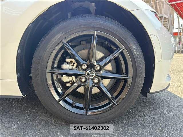Mazda ROADSTER 2024-04 8209880-11