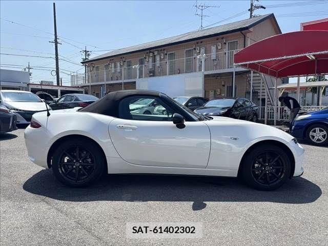 Mazda ROADSTER 2024-04 8209880-15