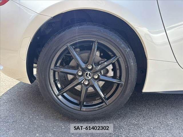 Mazda ROADSTER 2024-04 8209880-24