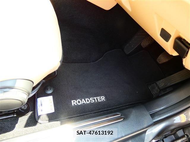 Mazda ROADSTER 2024-09 8209876-25