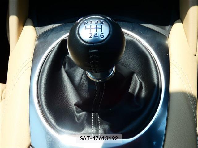 Mazda ROADSTER 2024-09 8209876-6