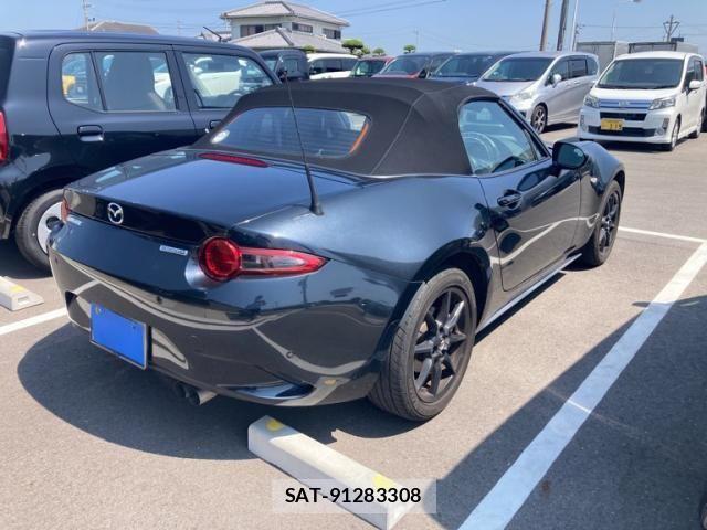 Mazda ROADSTER 2020-08 8231623-2