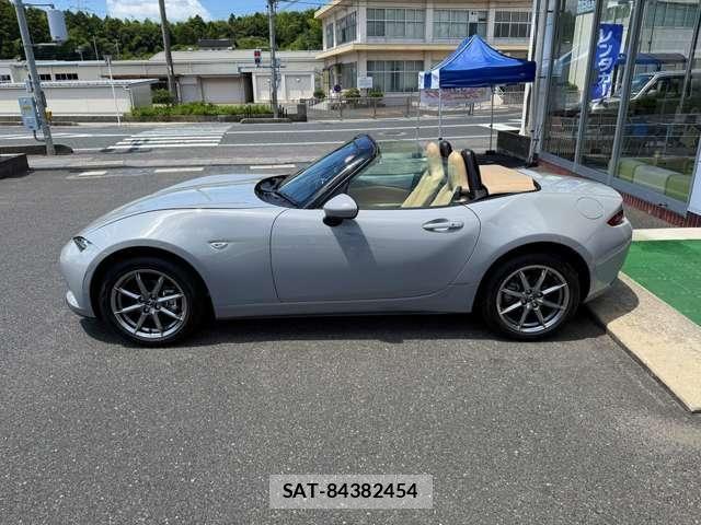 Mazda ROADSTER 2025-05 8246525-3