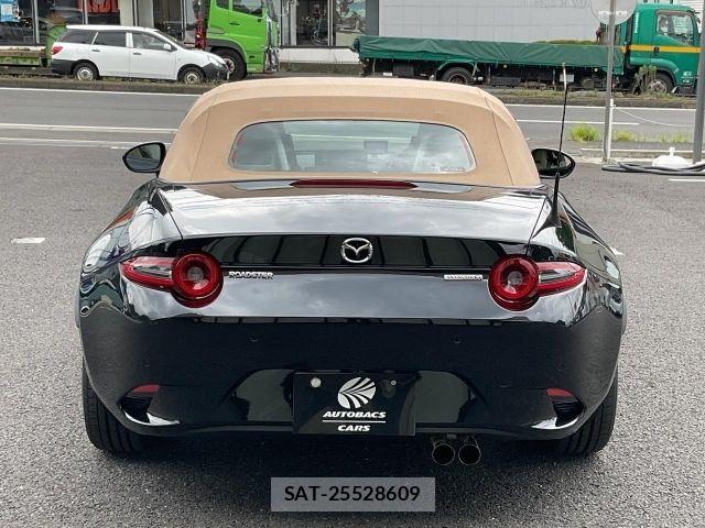 Mazda ROADSTER 2024-07 8246522-4