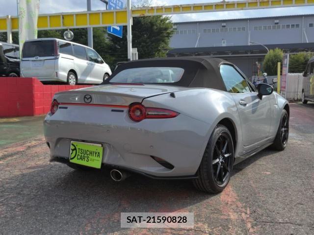 Mazda ROADSTER 2024-03 8316737-1