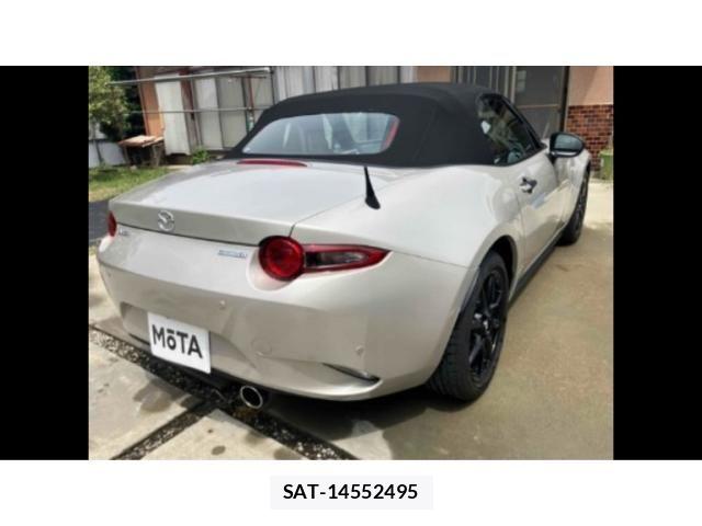 Mazda ROADSTER 2023-03 8355491-1