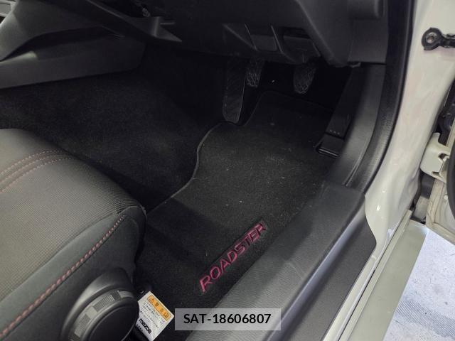 Mazda ROADSTER 2017-11 8355494-19