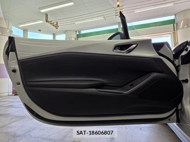 Mazda ROADSTER 2017-11 8355494-26