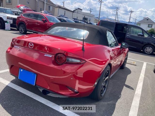 Mazda ROADSTER 2015-08 8368355-3