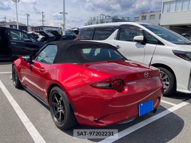 Mazda ROADSTER 2015-08 8368355-5