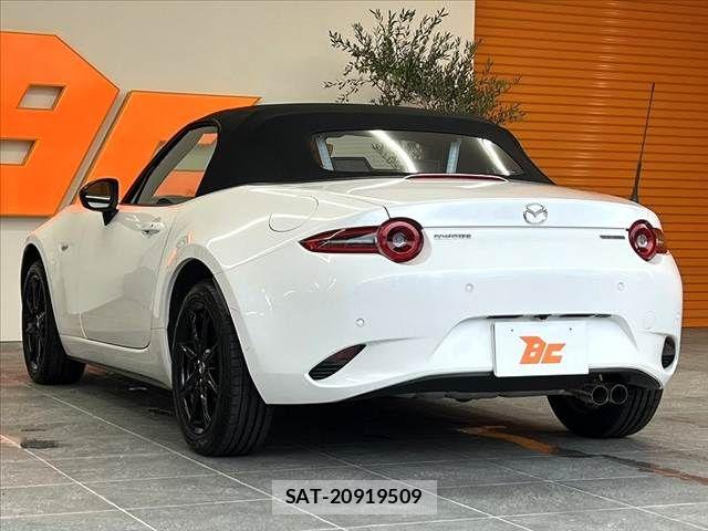 Mazda ROADSTER 2024-11 8414710-12
