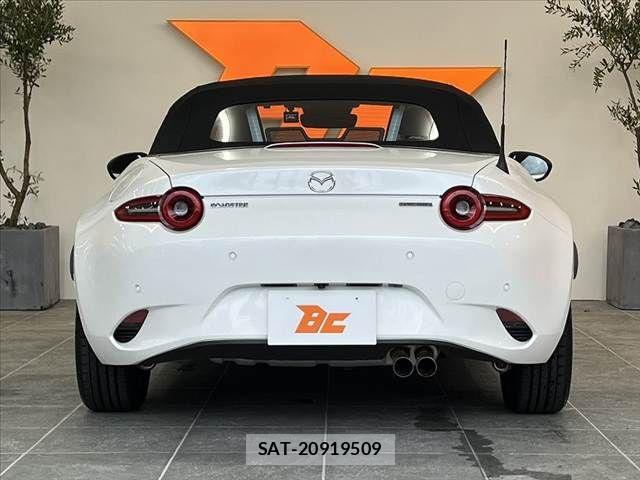 Mazda ROADSTER 2024-11 8414710-13