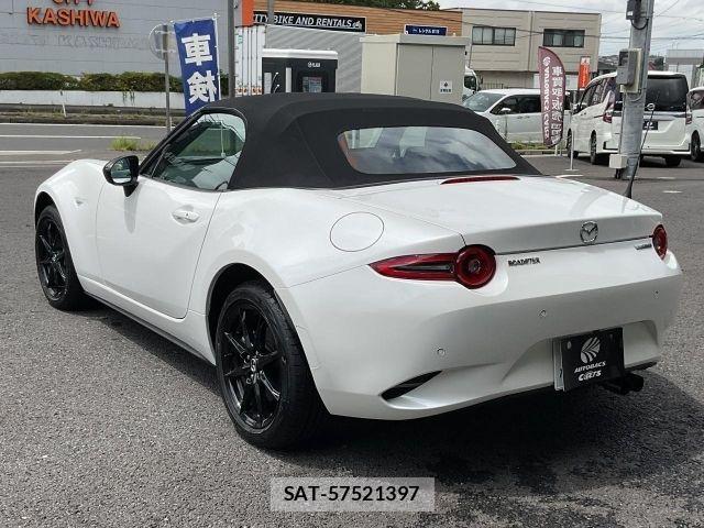 Mazda ROADSTER 2025-03 8414705-15