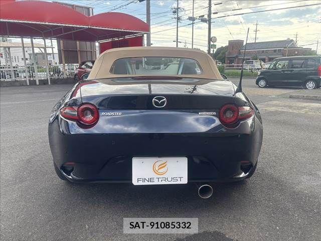 Mazda ROADSTER 2025-03 8414707-18