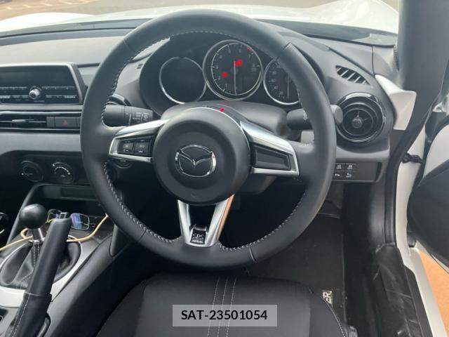 Mazda ROADSTER 2021-08 8414709-10