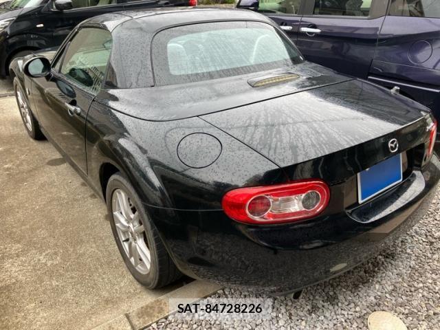 Mazda ROADSTER 2013-05 8458318-2
