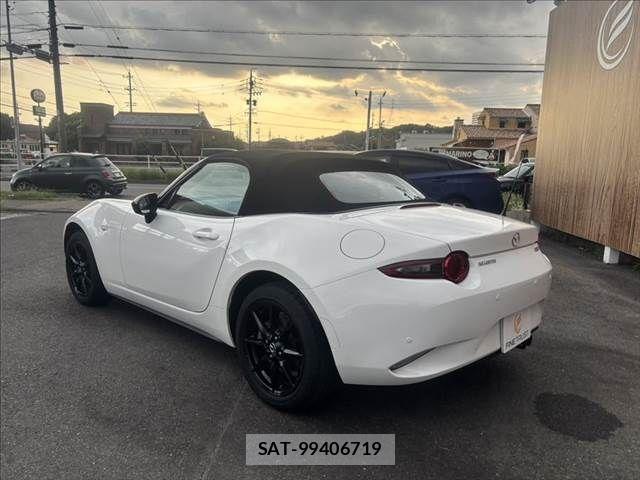 Mazda ROADSTER 2018-08 8563392-16
