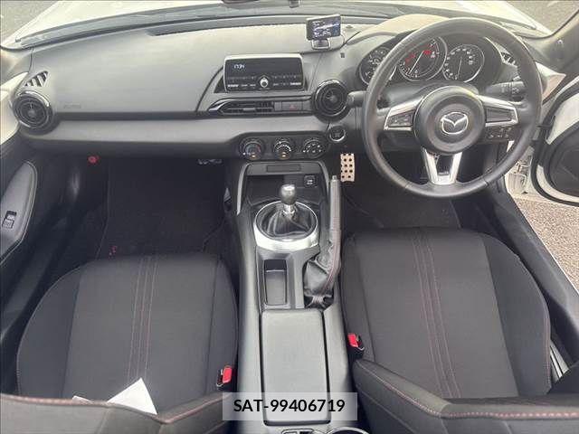 Mazda ROADSTER 2018-08 8563392-2