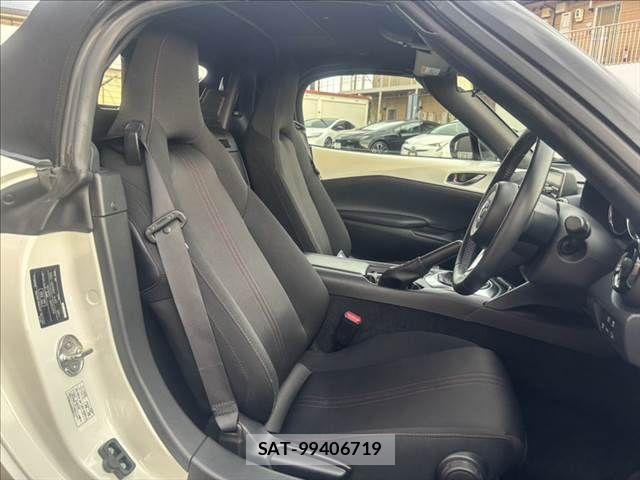 Mazda ROADSTER 2018-08 8563392-5
