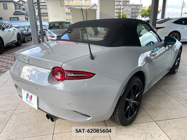 Mazda ROADSTER 2025-09 8628661-17