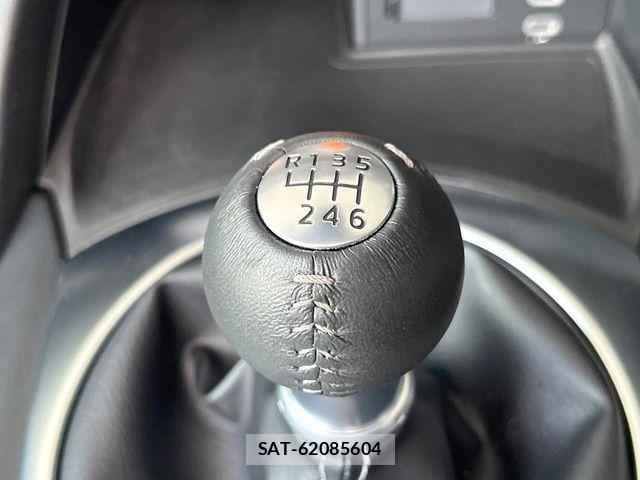 Mazda ROADSTER 2025-09 8628661-2