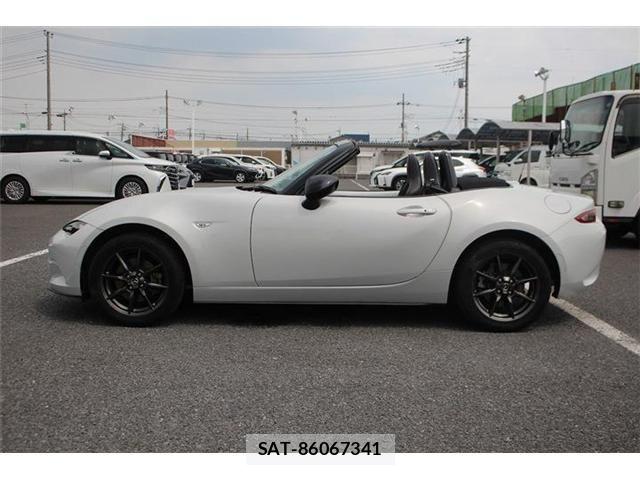 Mazda ROADSTER 2017-05 8628664-9