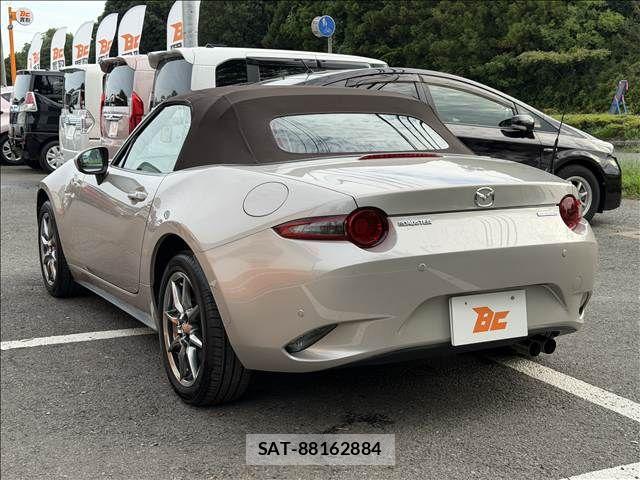 Mazda ROADSTER 2022-12 8745550-7