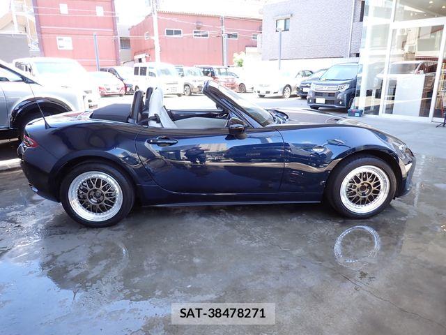 Mazda ROADSTER 2022-01 8831334-5