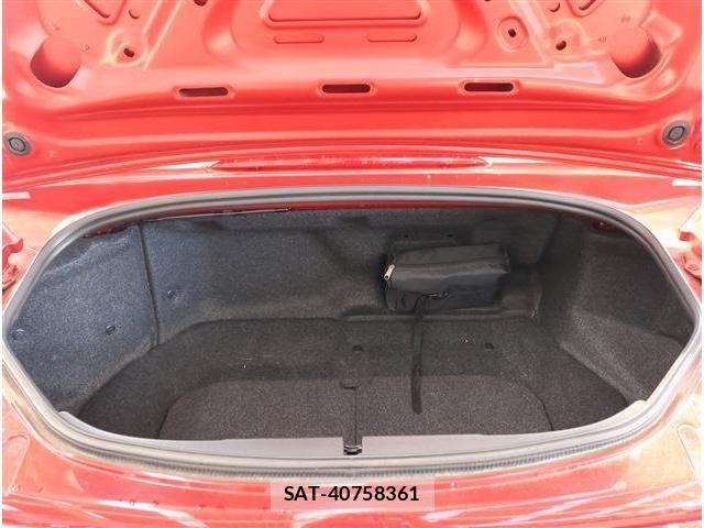 Mazda ROADSTER 2018-03 8831339-25