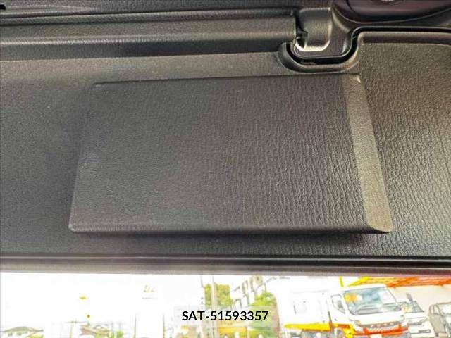 Mazda ROADSTER 2017-12 8831338-25