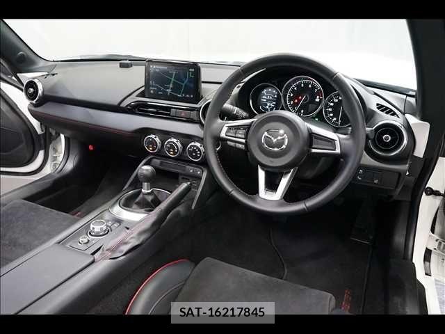 Mazda ROADSTER 2018-02 8881861-1