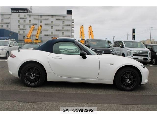 Mazda ROADSTER 2022-09 8881863-9