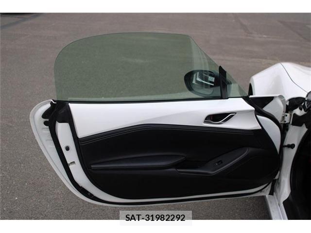 Mazda ROADSTER 2022-09 8881863-24