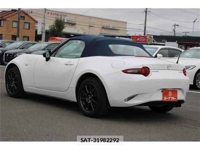 Mazda ROADSTER 2022-09 8881863-6
