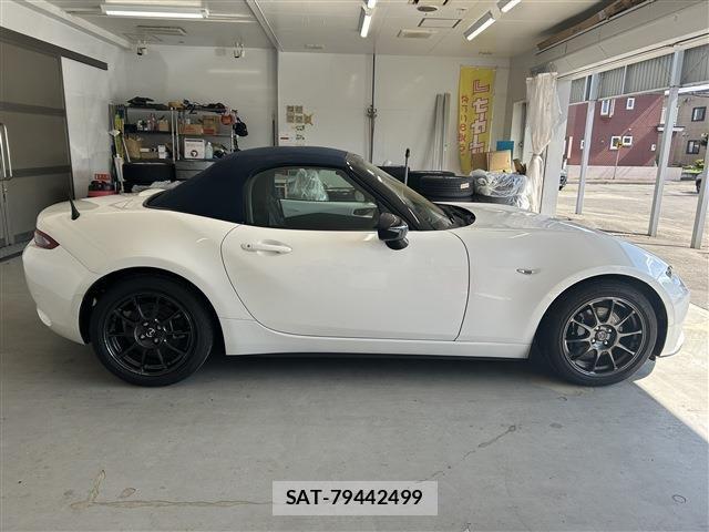 Mazda ROADSTER 2023-11 8881862-3
