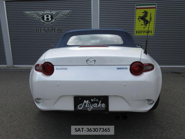 Mazda ROADSTER 2022-03 8881858-11