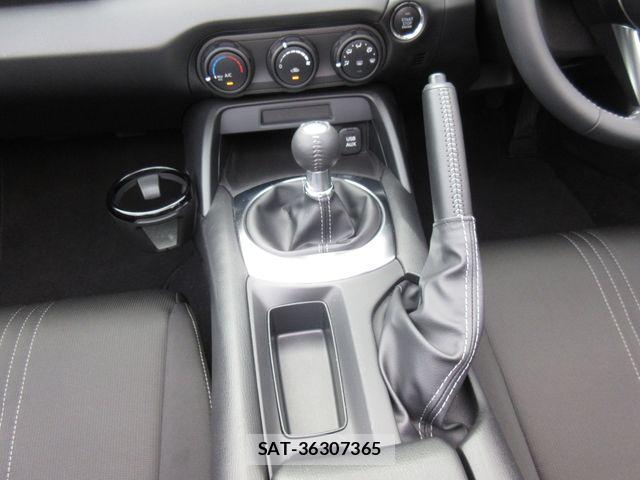 Mazda ROADSTER 2022-03 8881858-18