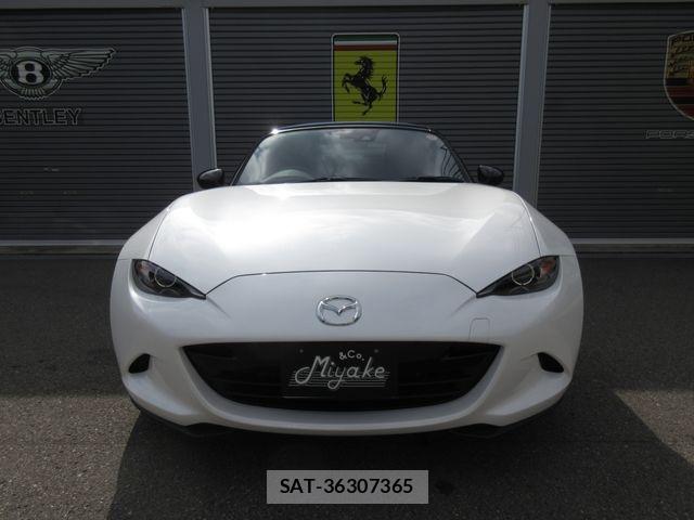 Mazda ROADSTER 2022-03 8881858-3